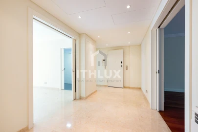Apartamento T4 para Venda em Avenidas Novas
