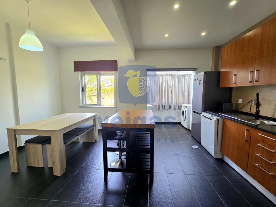 Apartamento T2 para Arrendamento em Laranjeiro e Feijó Foto 7