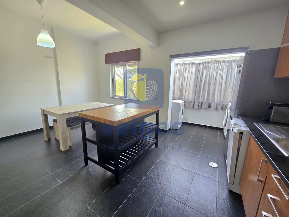 Apartamento T2 para Arrendamento em Laranjeiro e Feijó Foto 8