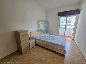Apartamento T2 para Arrendamento em Laranjeiro e Feijó