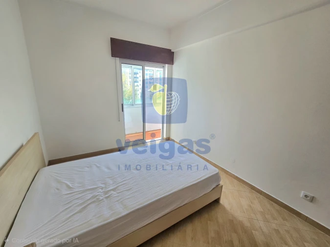 Apartamento T2 para Arrendamento em Laranjeiro e Feijó Foto 9
