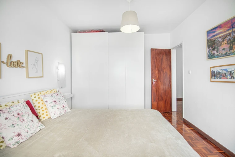 Apartamento T3 para Venda em Santo António dos Cavaleiros e Frielas Foto 13