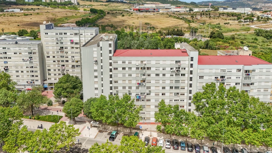 Apartamento T3 para Venda em Santo António dos Cavaleiros e Frielas Foto 25