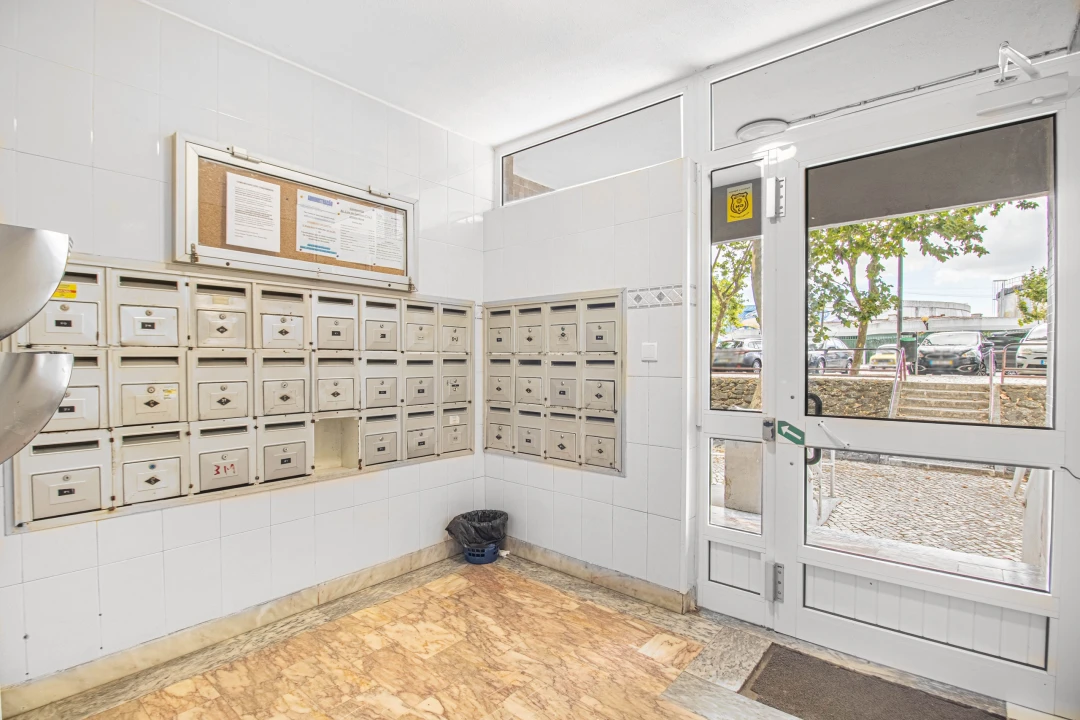 Apartamento T3 para Venda em Santo António dos Cavaleiros e Frielas Foto 24