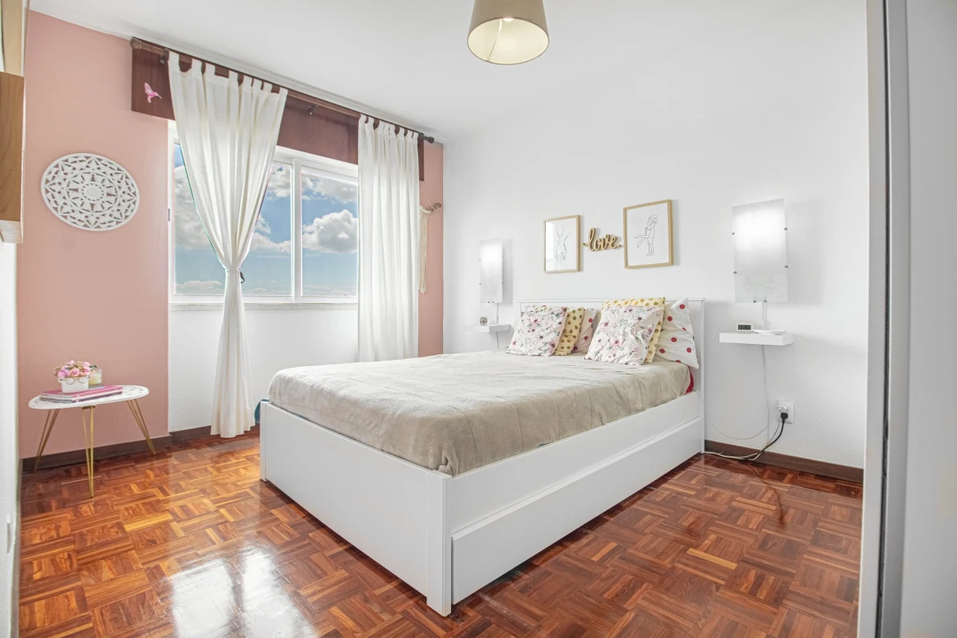 Apartamento T3 para Venda em Santo António dos Cavaleiros e Frielas Foto 12