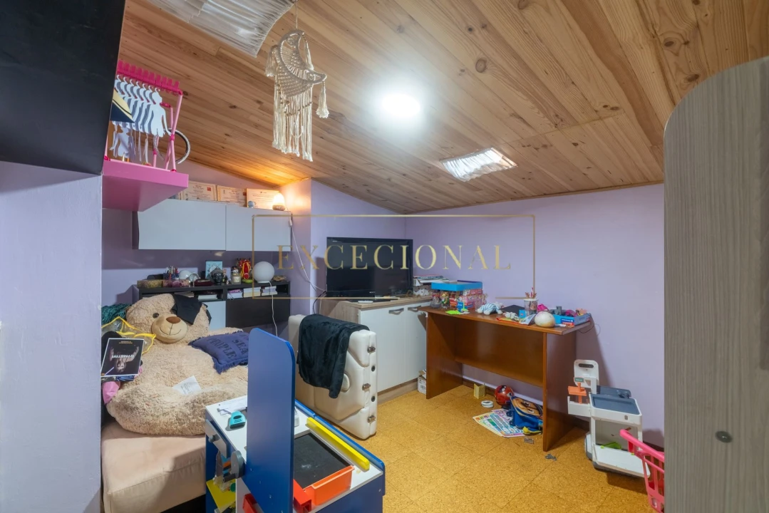 Apartamento T4 para Venda em Oliveira do Douro Foto 14
