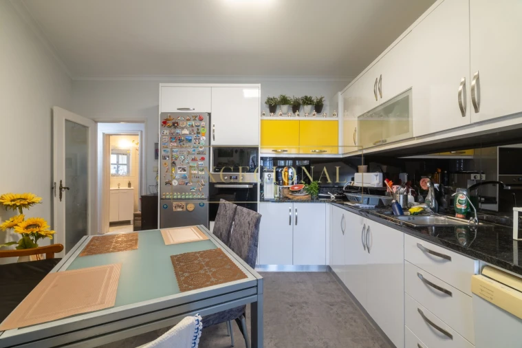 Apartamento T4 para Venda em Oliveira do Douro Foto 13