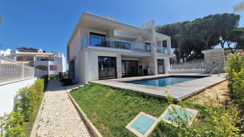Moradia T3 para Venda em Albufeira e Olhos de Água