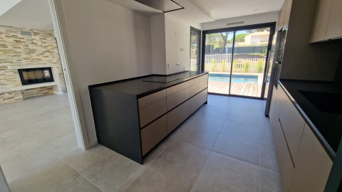 Moradia T3 para Venda em Albufeira e Olhos de Água