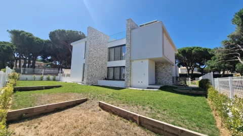 Moradia T3 para Venda em Albufeira e Olhos de Água