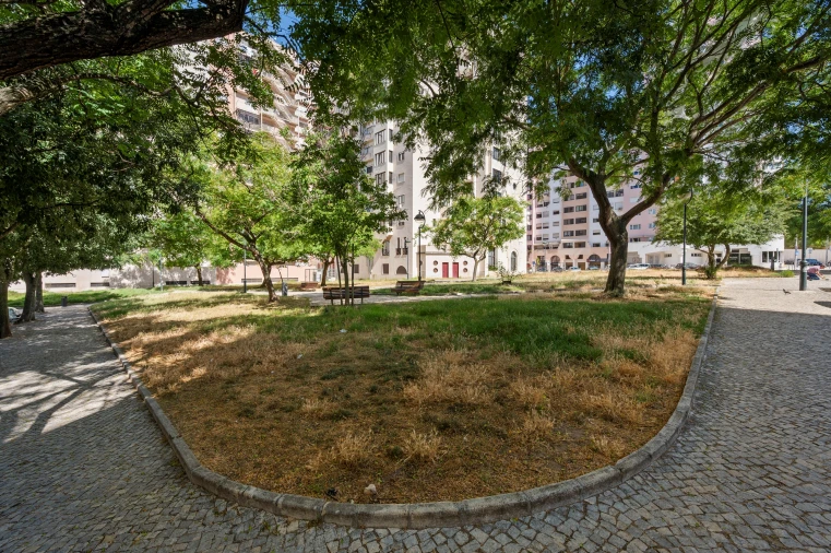 Apartamento T2 para Venda em São Domingos de Benfica Foto 32