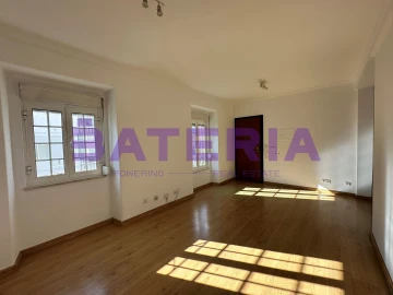 Apartamento T2 para Venda em Algés, Linda-A-Velha e Cruz Quebrada-Dafundo
