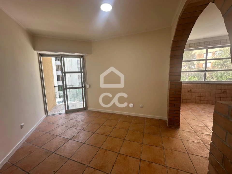 Apartamento T2 para Venda em Algueirão-Mem Martins Foto 5