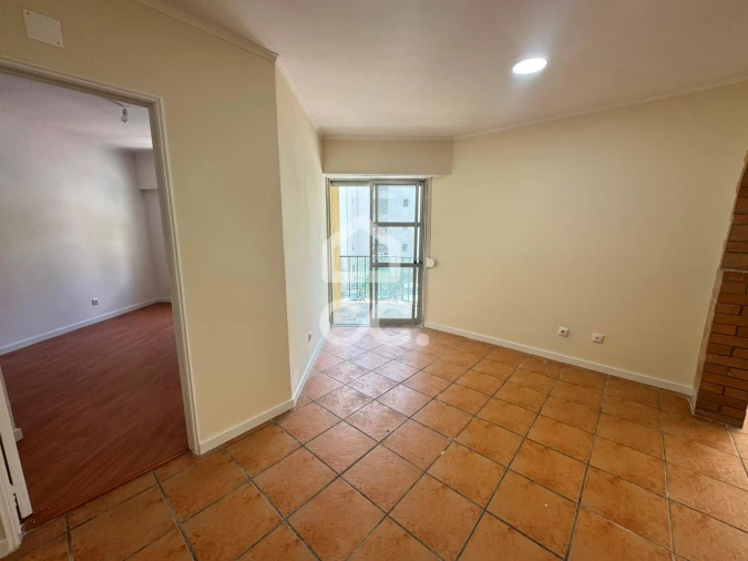 Apartamento T2 para Venda em Algueirão-Mem Martins Foto 6
