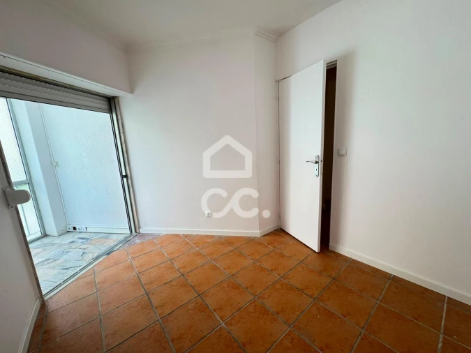 Apartamento T2 para Venda em Algueirão-Mem Martins Foto 14