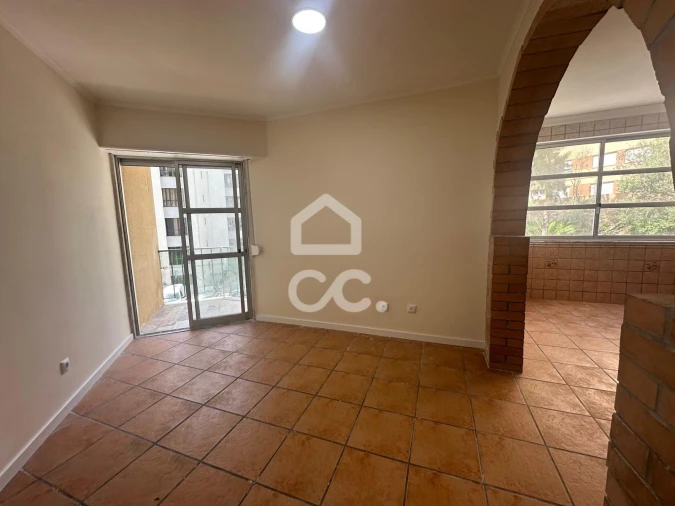 Apartamento T2 para Venda em Algueirão-Mem Martins Foto 5