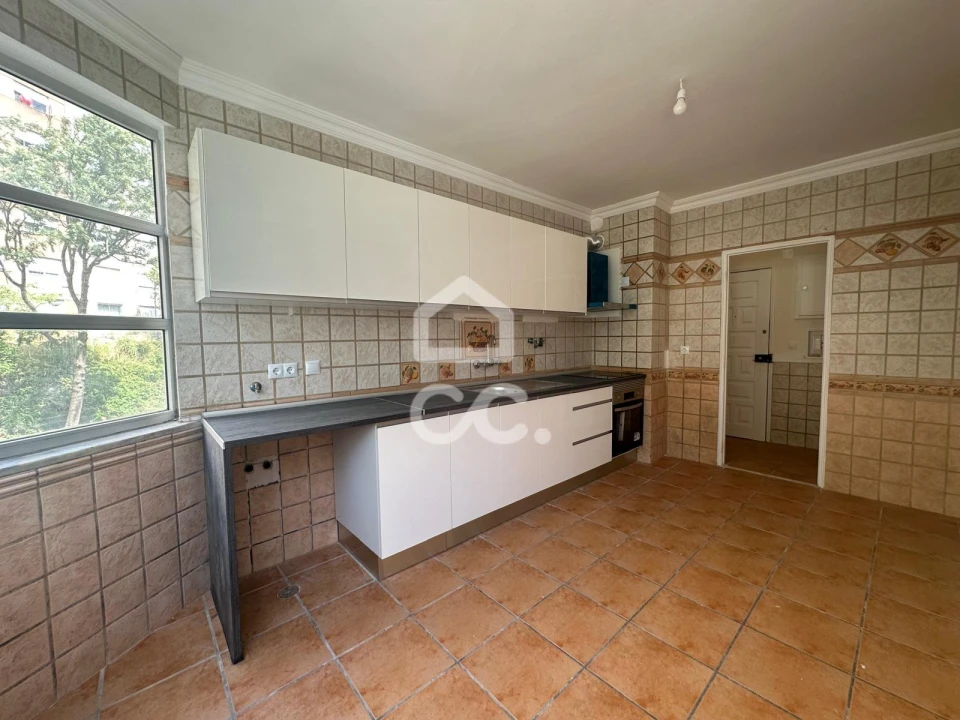 Apartamento T2 para Venda em Algueirão-Mem Martins Foto 3