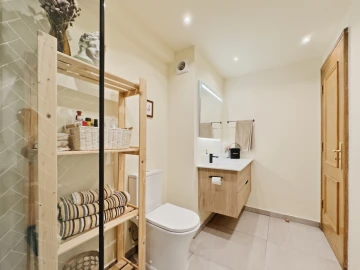 Apartamento T2 para Venda em Oeiras e São Julião da Barra, Paço de Arcos e Caxias
