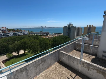 Apartamento T2 para Venda em Oeiras e São Julião da Barra, Paço de Arcos e Caxias
