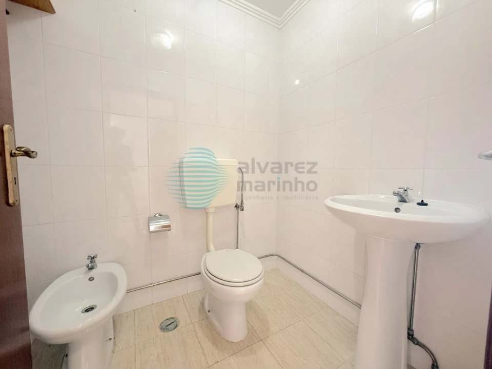 Moradia T3 para Venda em Silveira Foto 49