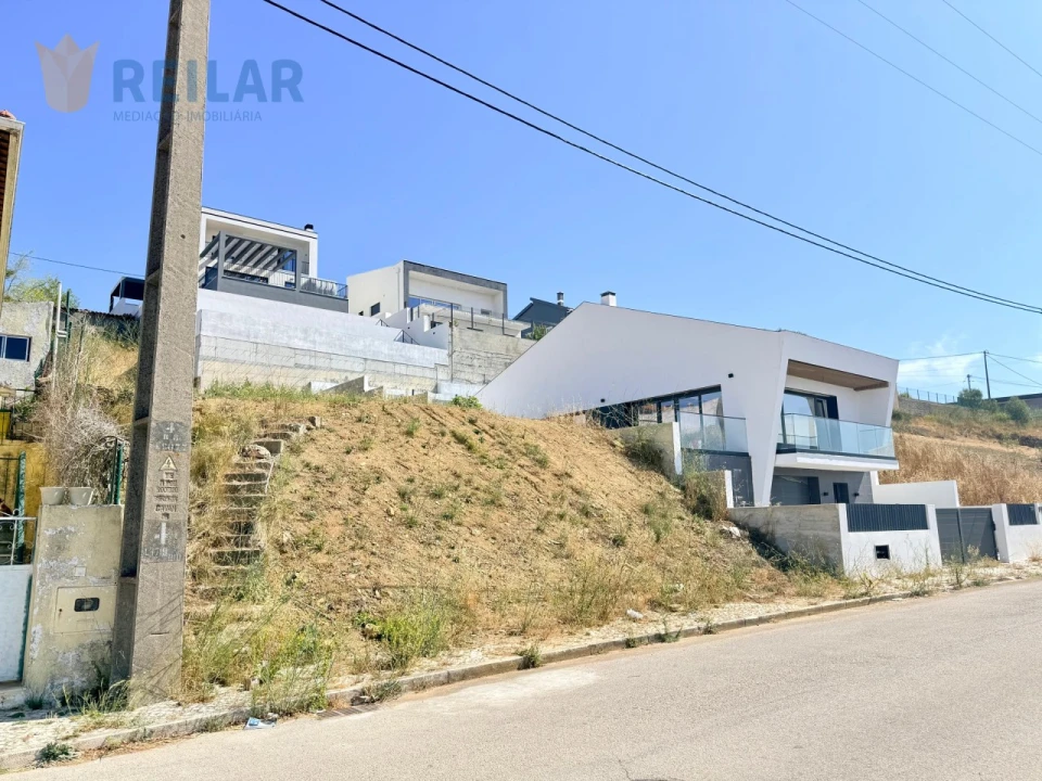 Terreno para Venda em Vialonga Foto 1