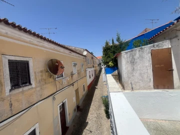 Moradia T2 para Venda em Nossa Senhora da Vila, Nossa Senhora do Bispo e Silveiras