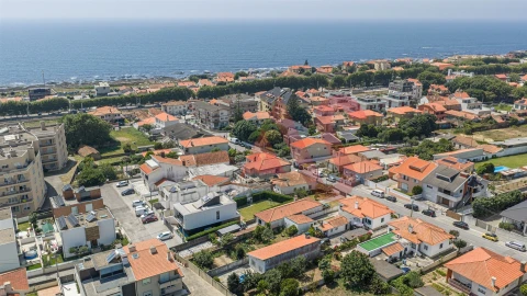 Moradia T3 para Venda em São Felix da Marinha