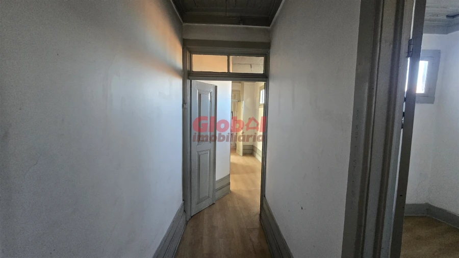 Apartamento T4 para Venda em Viseu Foto 6