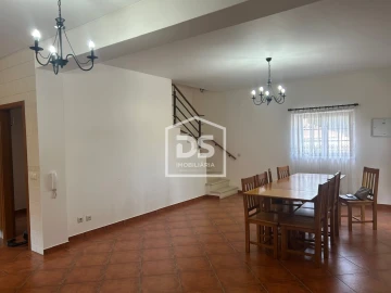 Moradia T3 para Venda em Aljubarrota