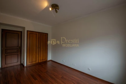 Apartamento T3 para Arrendamento em Creixomil