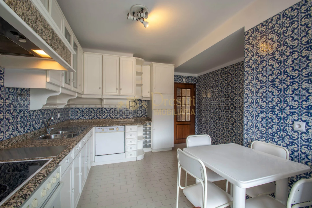 Apartamento T3 para Arrendamento em Creixomil Foto 5