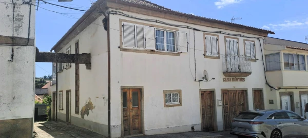Moradia T5 para Venda em Vimioso