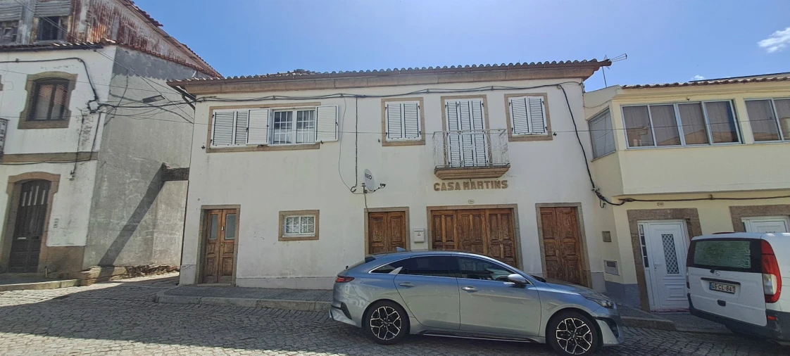 Moradia T5 para Venda em Vimioso Foto 6