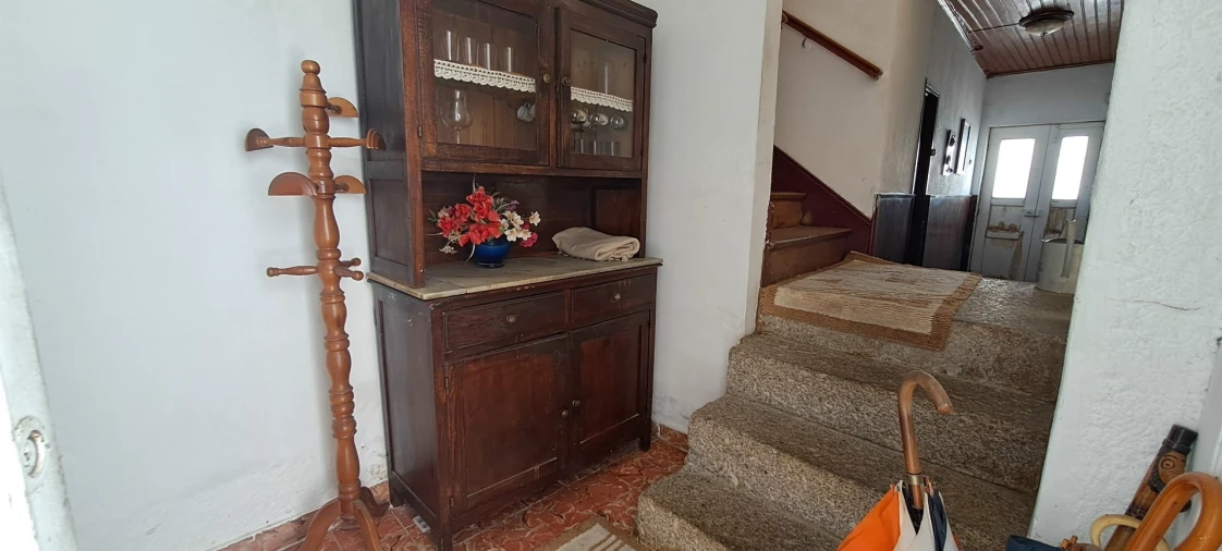 Moradia T5 para Venda em Vimioso Foto 16