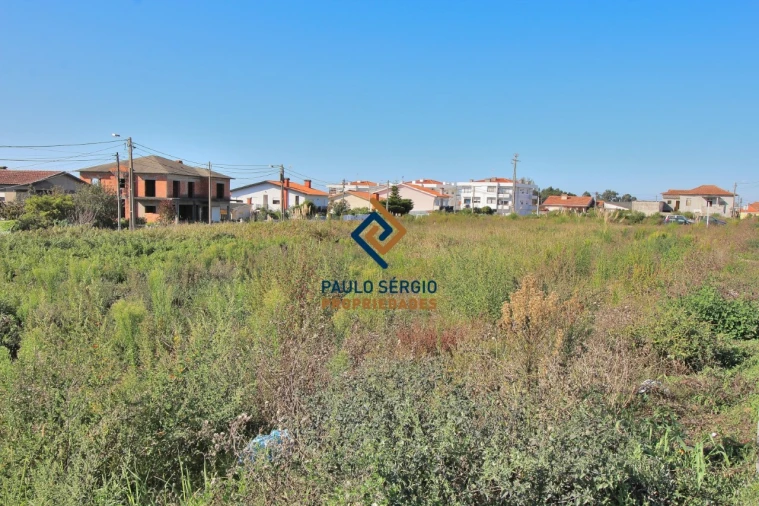 Terreno para Venda em Esmoriz Foto 2