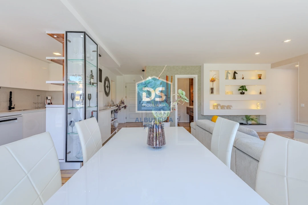 Apartamento T2 para Venda em Quarteira Foto 6