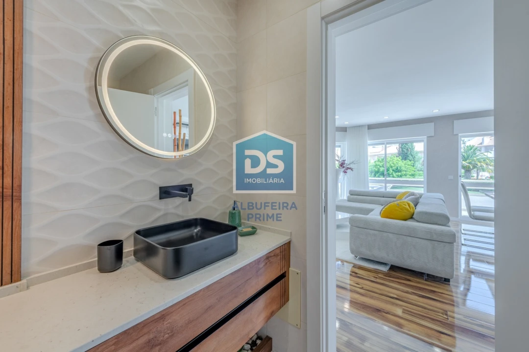 Apartamento T2 para Venda em Quarteira Foto 30