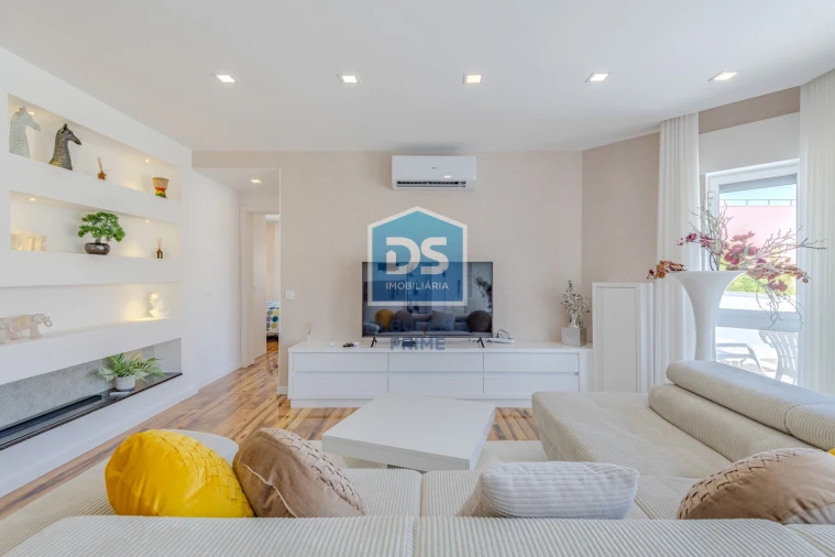 Apartamento T2 para Venda em Quarteira Foto 4