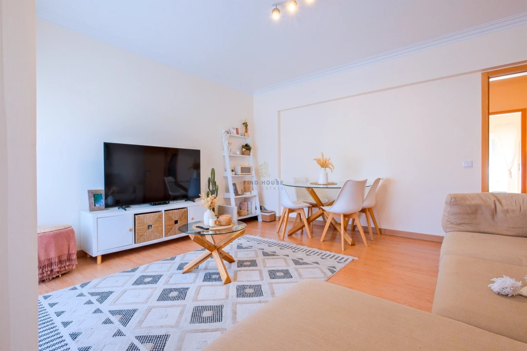 Apartamento T2 para Venda em Alcabideche Foto 6