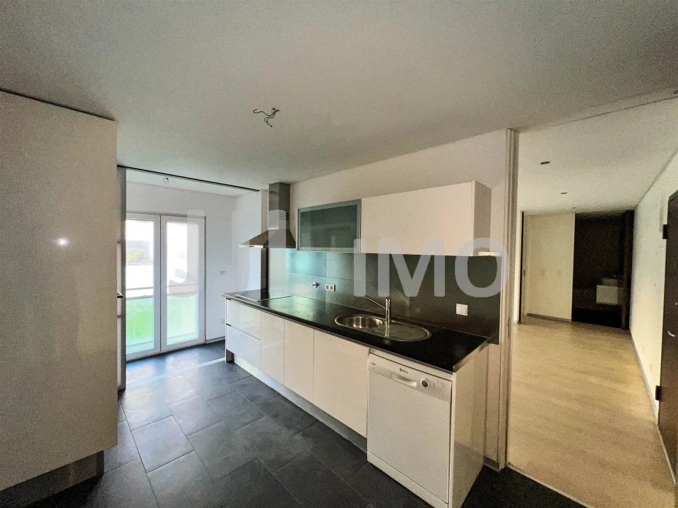 Apartamento T1 para Arrendamento em Rio de Mouro Foto 14