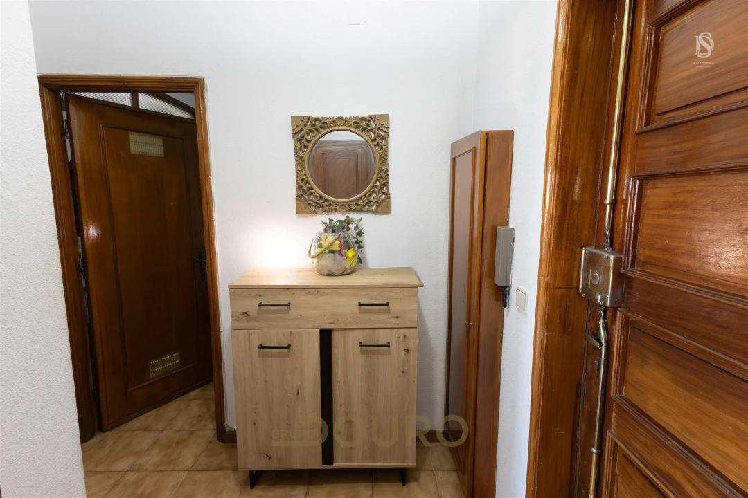 Apartamento T1 para Venda em Vilar de Andorinho Foto 4