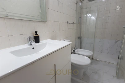 Apartamento T1 para Venda em Vilar de Andorinho