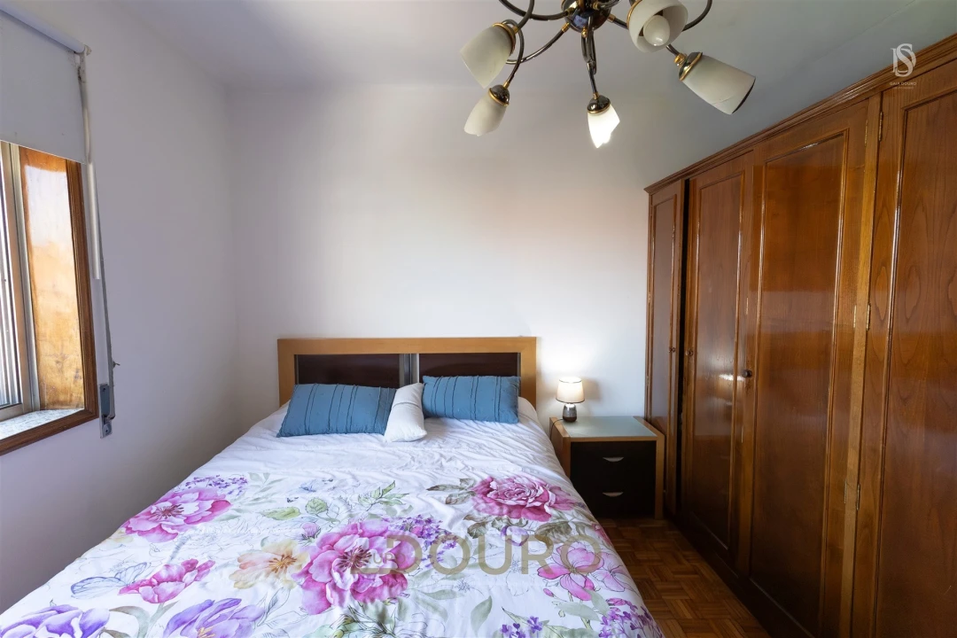 Apartamento T1 para Venda em Vilar de Andorinho Foto 12