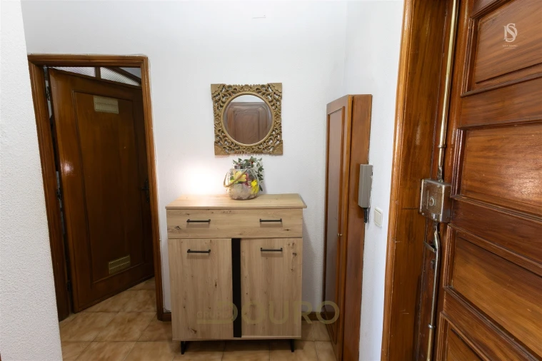 Apartamento T1 para Venda em Vilar de Andorinho Foto 4