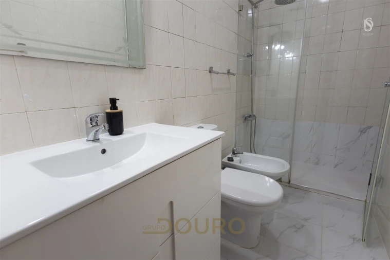 Apartamento T1 para Venda em Vilar de Andorinho Foto 19