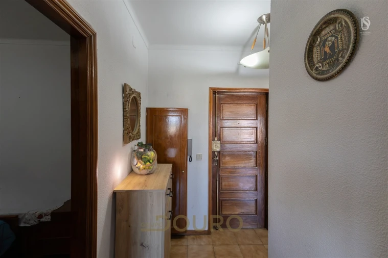 Apartamento T1 para Venda em Vilar de Andorinho Foto 5