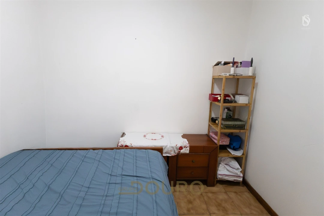 Apartamento T1 para Venda em Vilar de Andorinho Foto 15