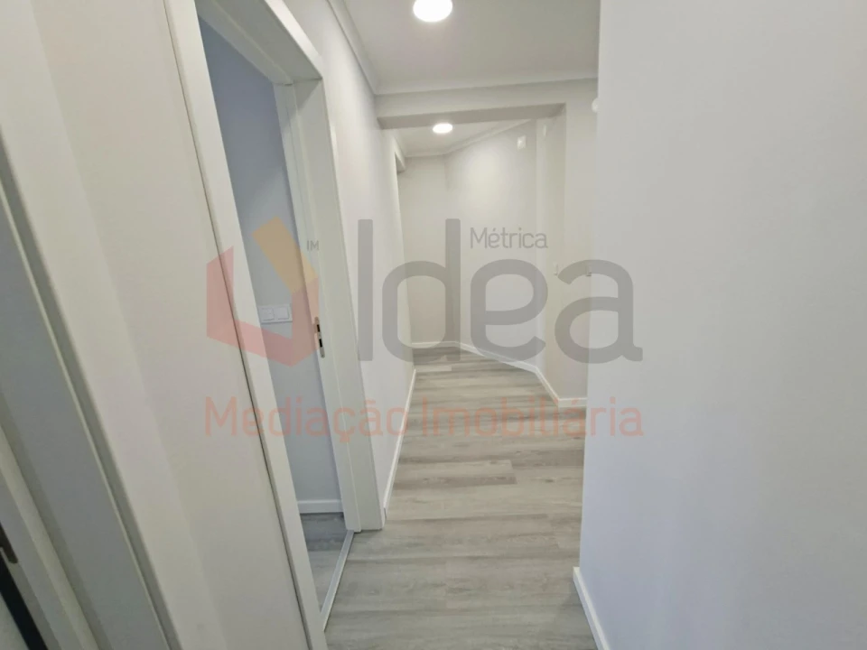 Apartamento T4 para Venda em Amora Foto 10