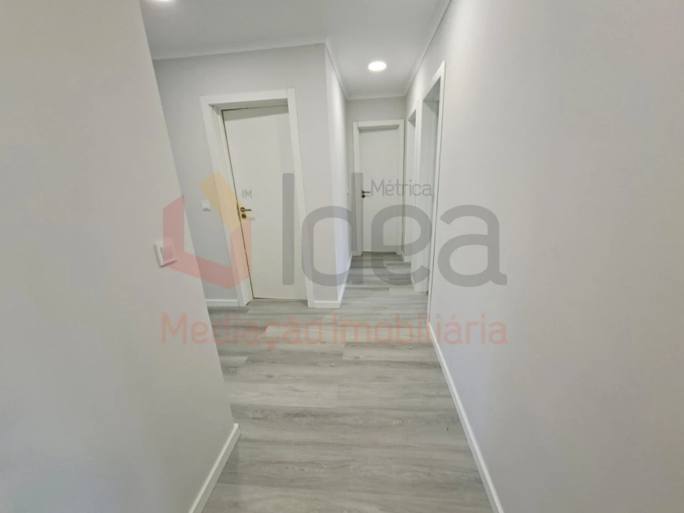 Apartamento T4 para Venda em Amora Foto 11