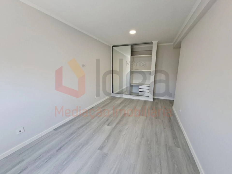 Apartamento T4 para Venda em Amora Foto 13